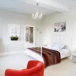 Chateau De Matel B&B 로안