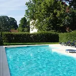 Chateau De Matel B&B 로안
