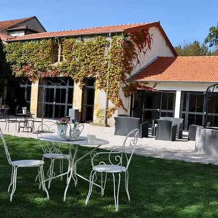 Chateau De Matel 4*