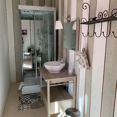 Oda ve Kahvaltı Chateau De Matel 4*