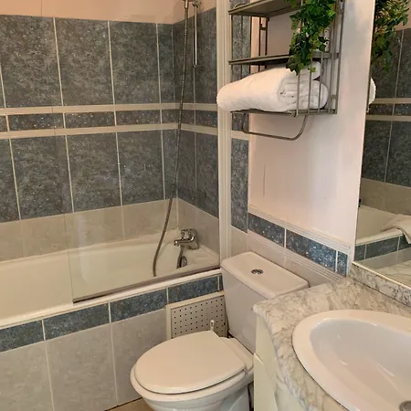 Nocleg ze śniadaniem Chateau De Matel 4*