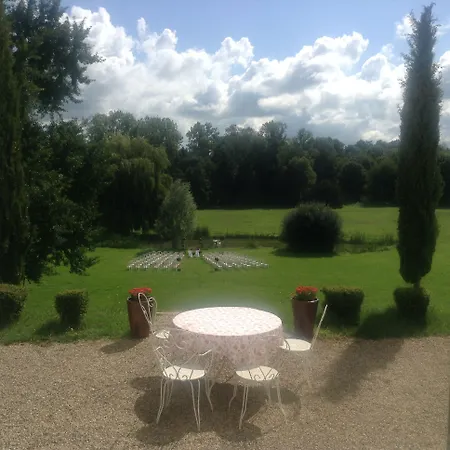 Alojamento de Acomodação e Pequeno-almoço Château De Matel Roanne