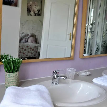 Chateau De Matel Bed & Breakfast 4*
