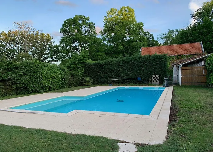 Chateau De Matel Bed & Breakfast Roanne