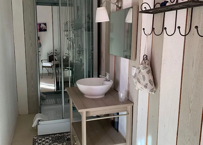 Bed & Breakfast Chateau De Matel 4*
