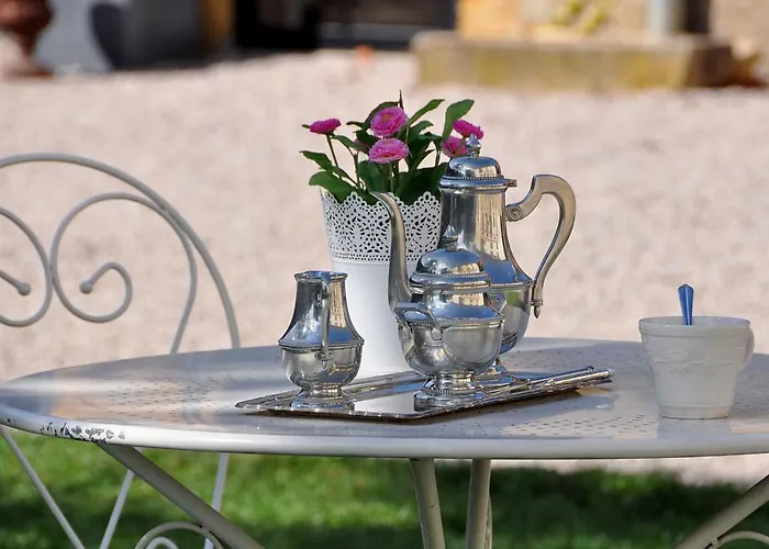Bed & Breakfast Chateau De Matel 4*