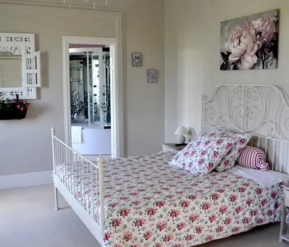 Chateau De Matel Bed & Breakfast