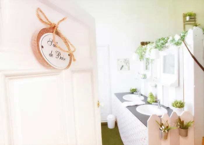 Bed & Breakfast Chateau De Matel 4*